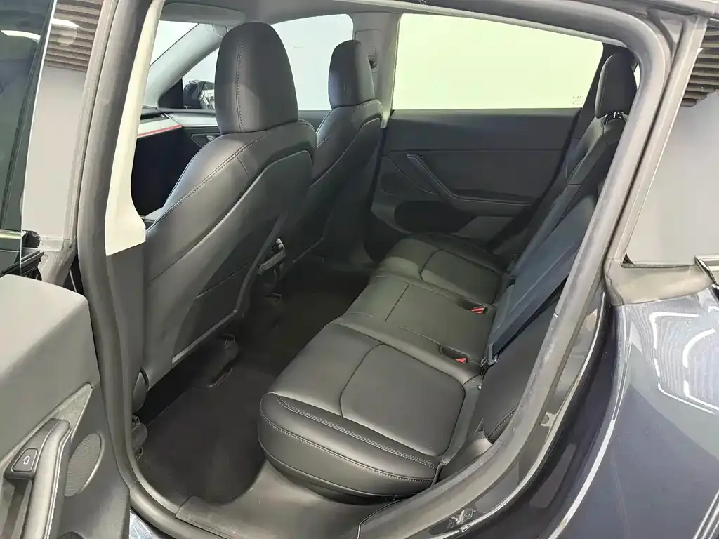 Tesla Model Y 2024 из CN, фото 5