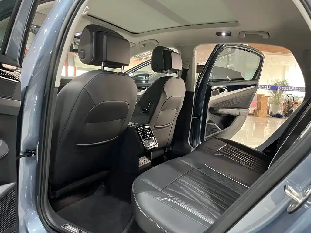 Volkswagen Passat 2021 из CN, фото 3