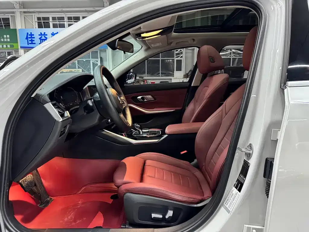BMW 3 Series 2021 из CN, фото 10
