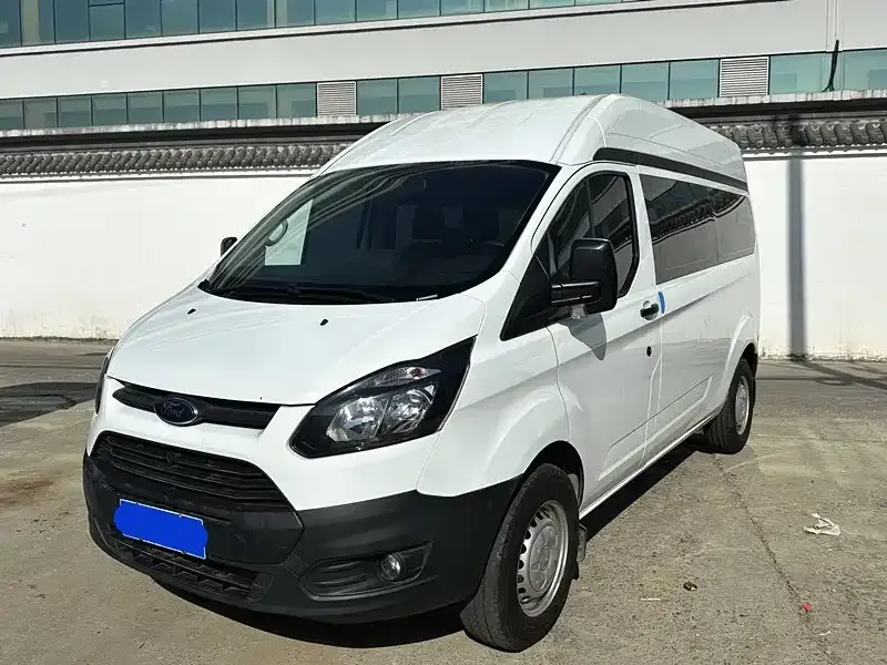 Ford Transit 2023 из CN, фото 1