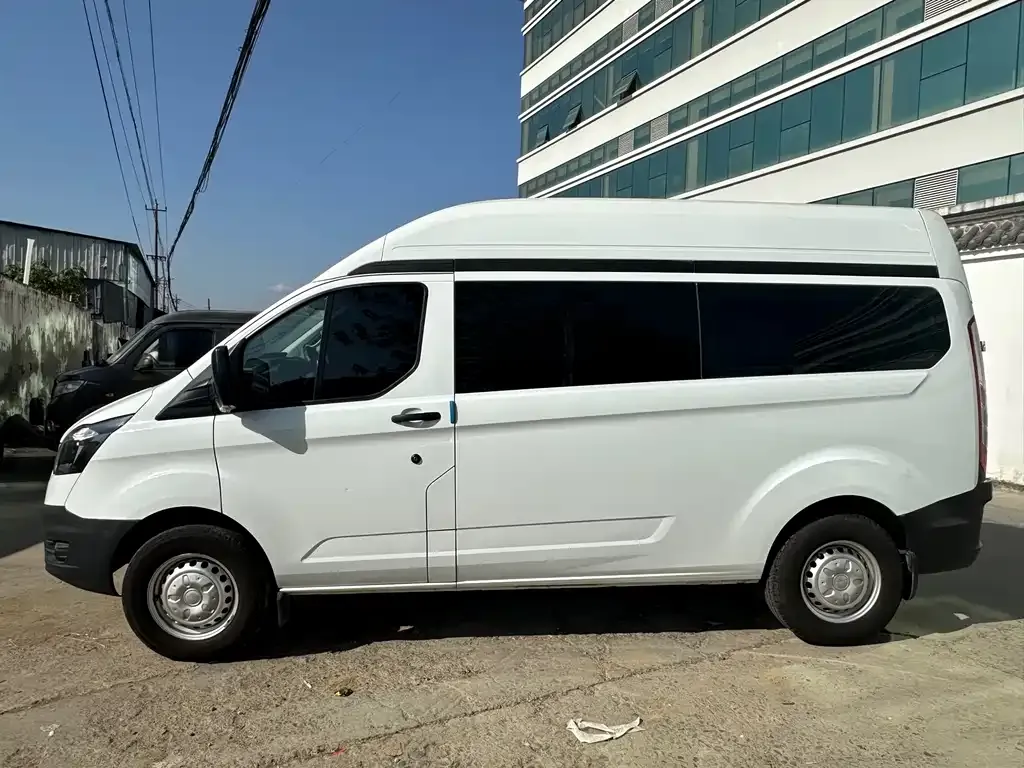 Ford Transit 2023 из CN, фото 3