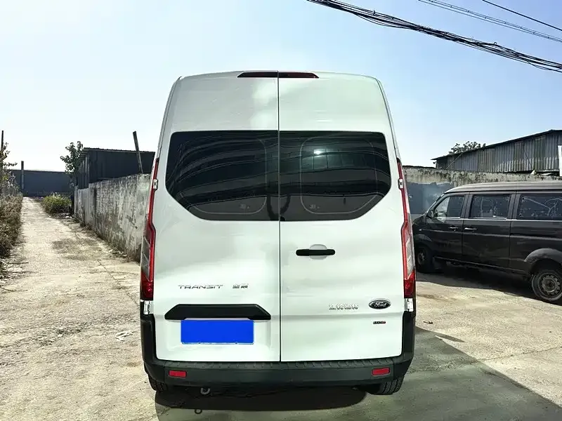 Ford Transit 2023 из CN, фото 5