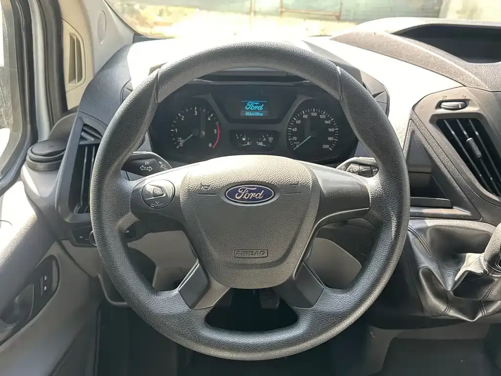 Ford Transit 2023 из CN, фото 8