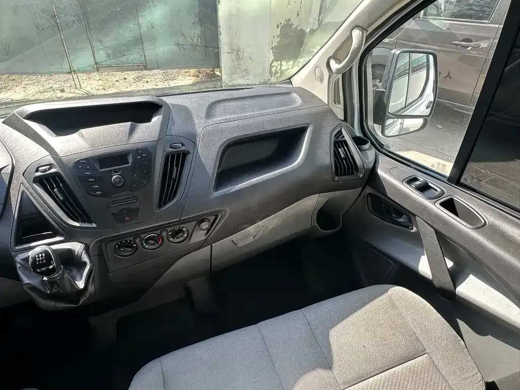 Ford Transit 2023 из CN, фото 9