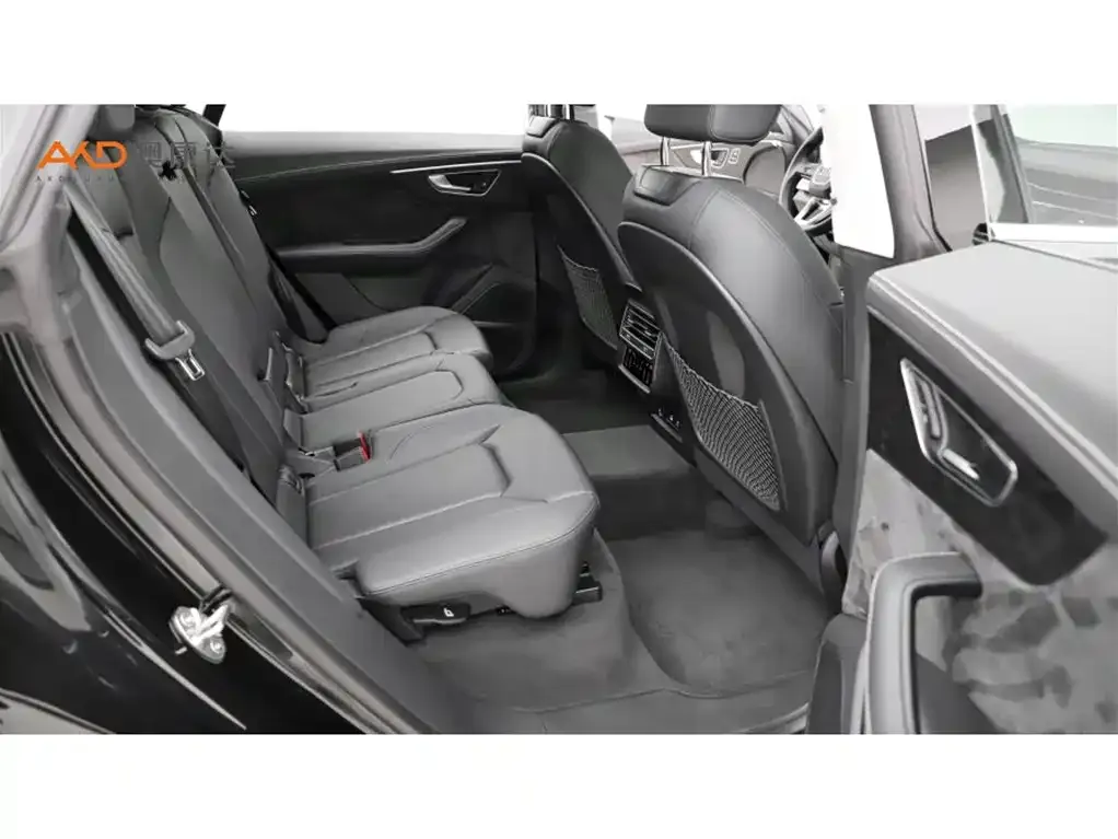 Audi Q8 2022 из CN, фото 3
