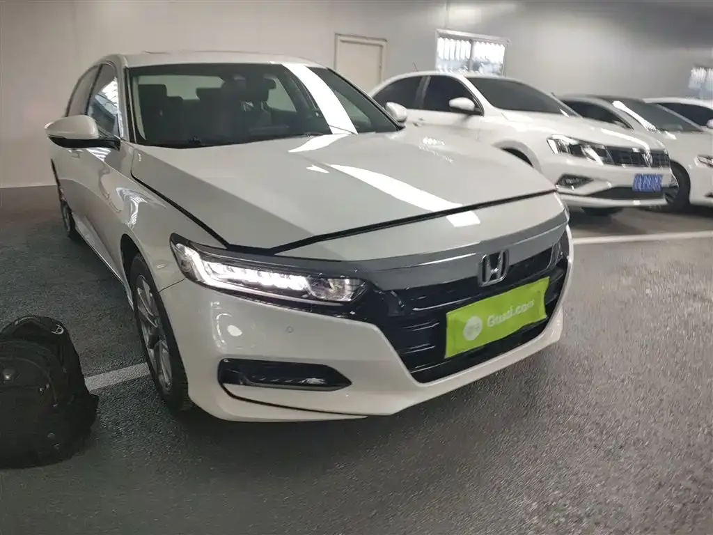 Honda Accord — фото 8