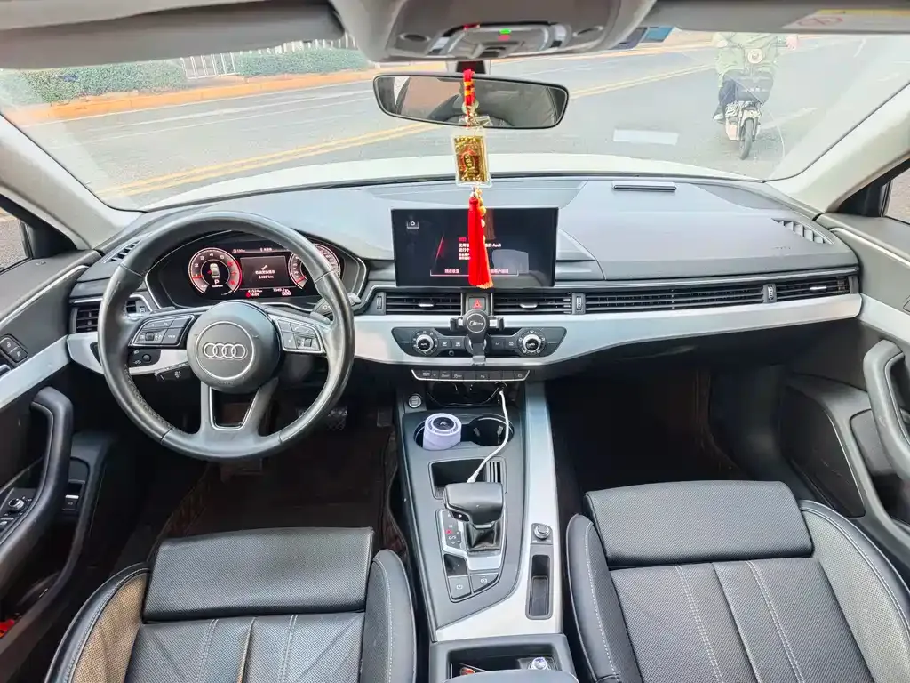 Audi A4L 2023 из CN, фото 5
