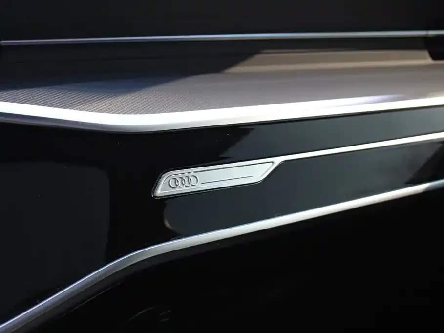 Audi A6L 2024 из CN, фото 2