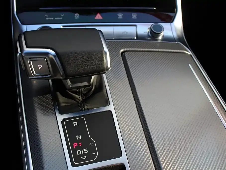 Audi A6L 2024 из CN, фото 9