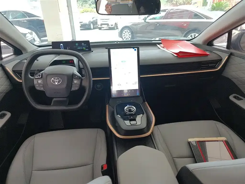 Toyota bZ3 2024 из CN, фото 10