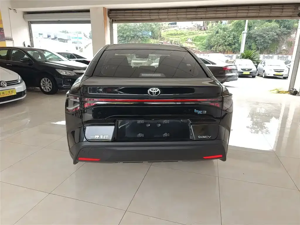 Toyota bZ3 2024 из CN, фото 6