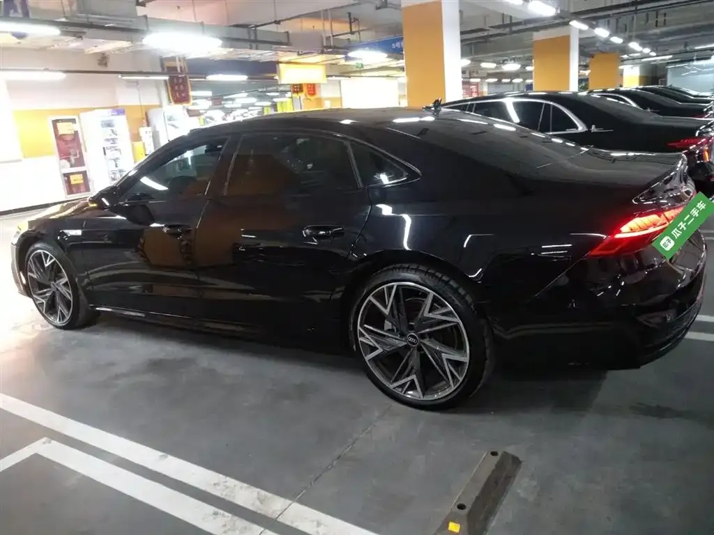 Audi A7L 2023 из CN, фото 5