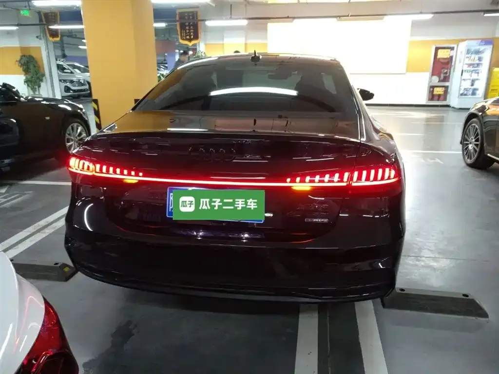 Audi A7L 2023 из CN, фото 7