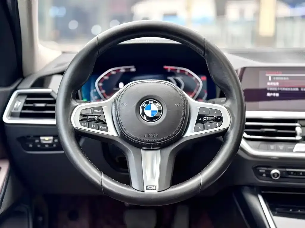 BMW 3 Series 2021 из CN, фото 2