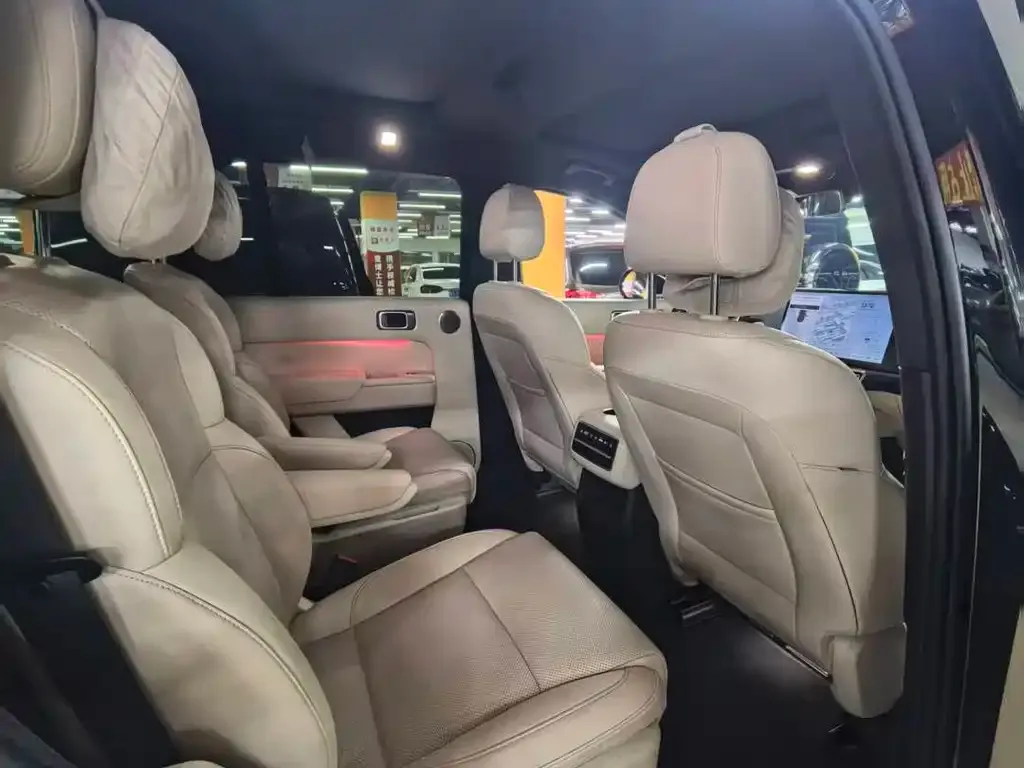 Li Auto L8 2023 из CN, фото 2