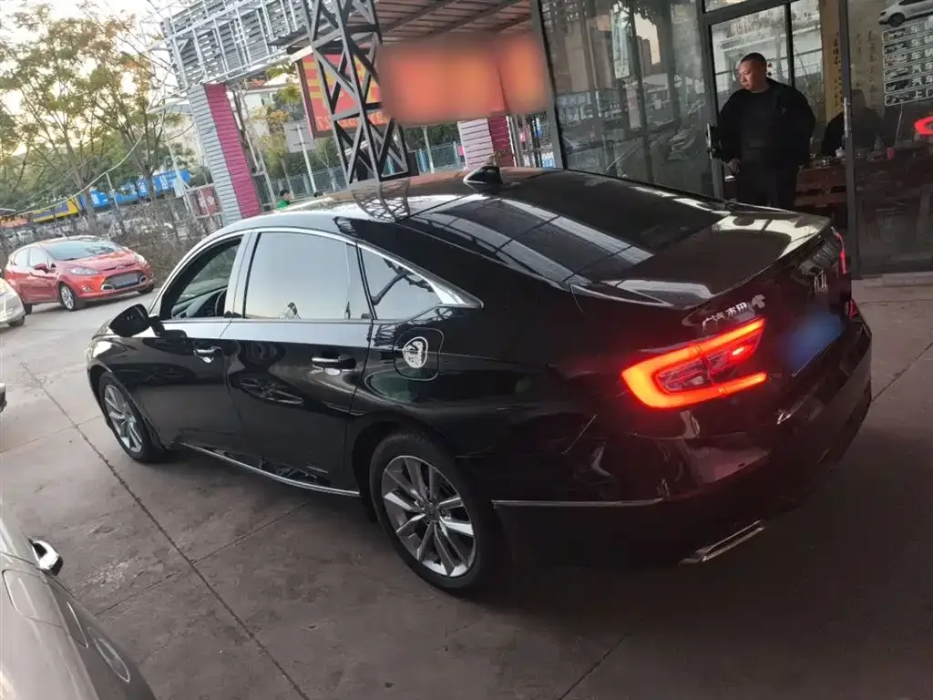 Honda Accord — фото 4