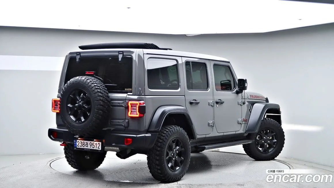 Jeep Wrangler 2023 из KR, фото 10
