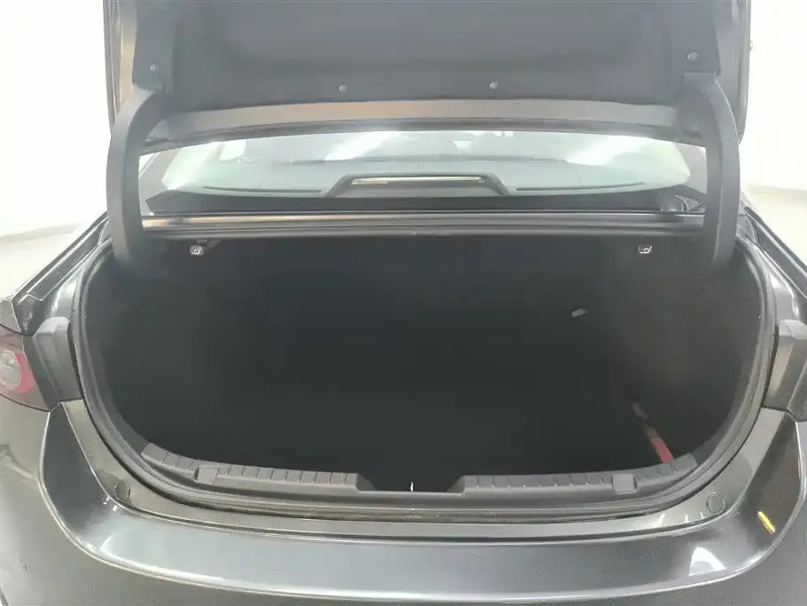 Mazda 3 Axela 2025 из CN, фото 4