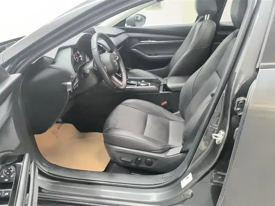 Mazda 3 Axela 2025 из CN, фото 9