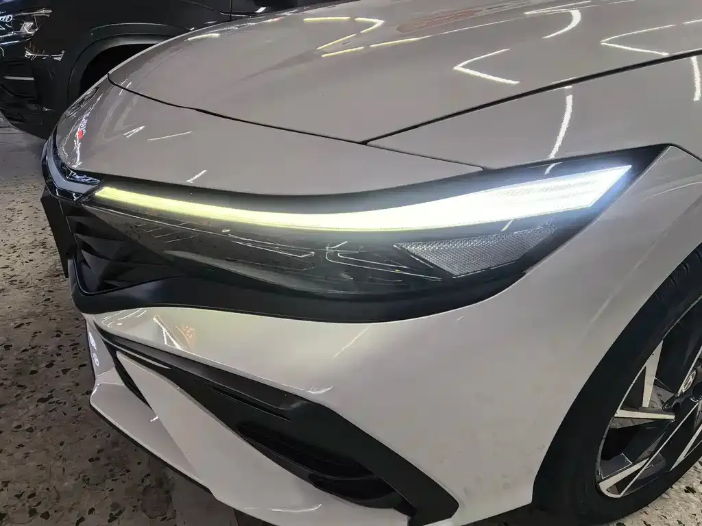 Hyundai Elantra 2023 из CN, фото 3