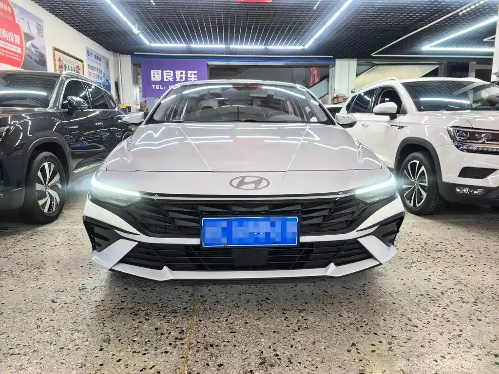 Hyundai Elantra 2023 из CN, фото 8