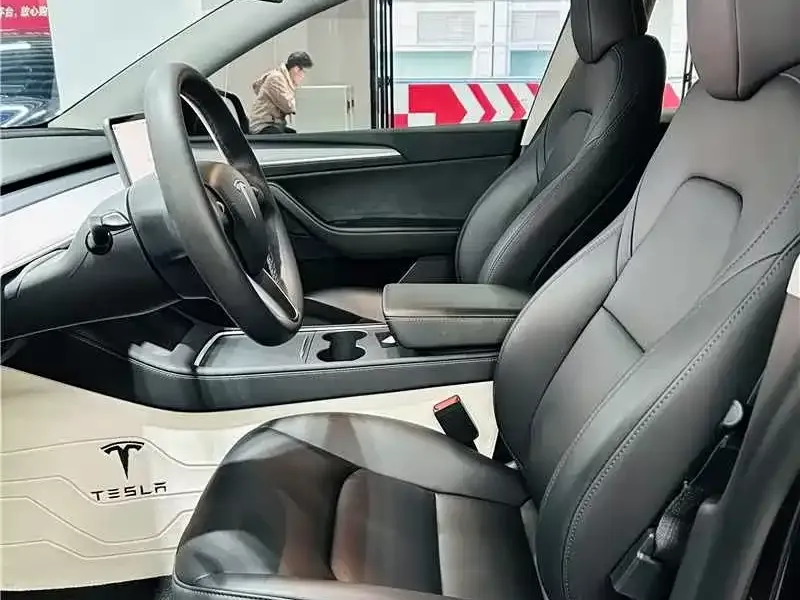 Tesla Model Y 2024 из CN, фото 3