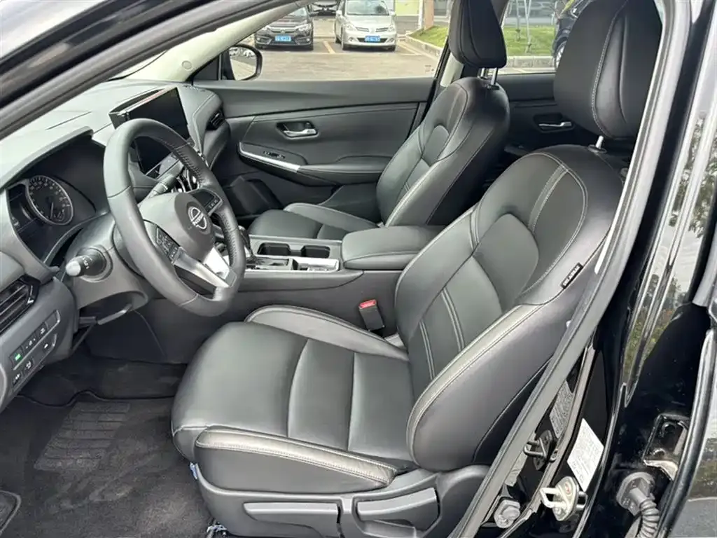 Nissan Sylphy 2023 из CN, фото 2