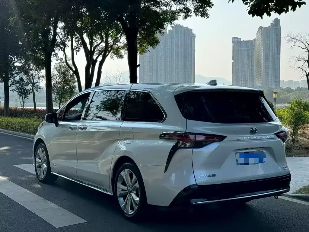 Toyota Sienna 2024 из CN, фото 8