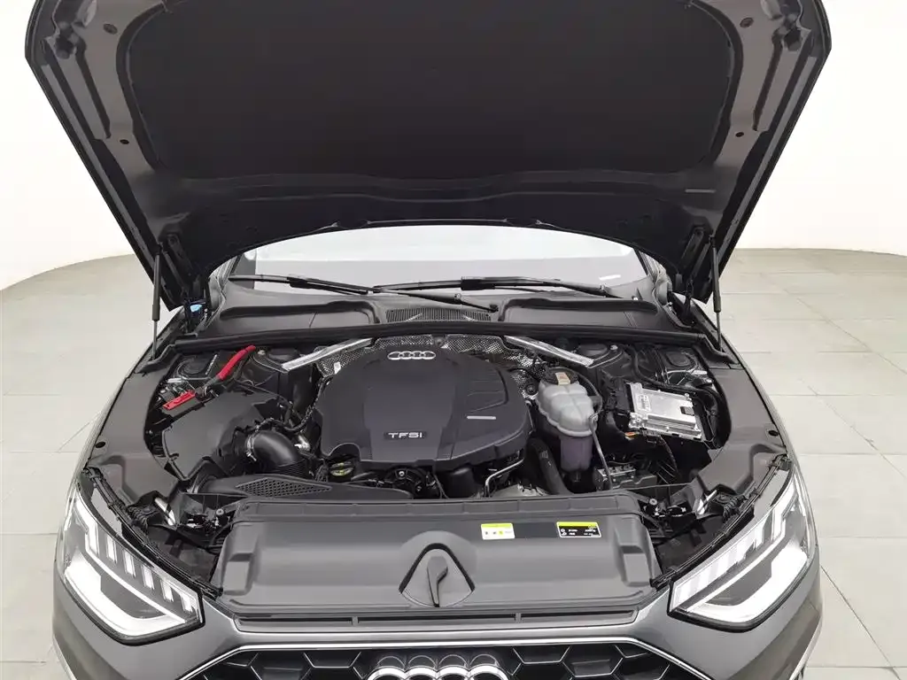 Audi A4L 2021 из CN, фото 9