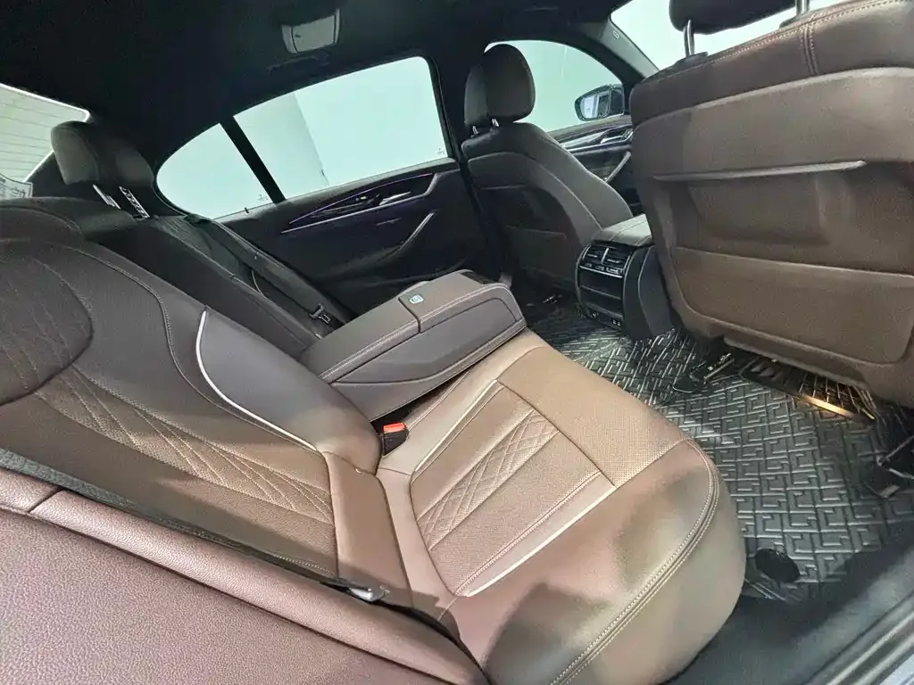 BMW 5 Series 2022 из CN, фото 6