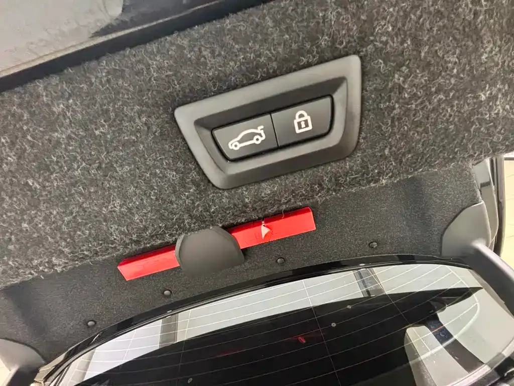 BMW 5 Series 2022 из CN, фото 5