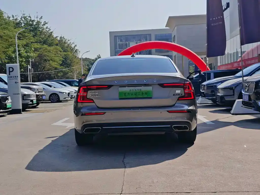 Volvo S60 PHEV 2023 из CN, фото 6
