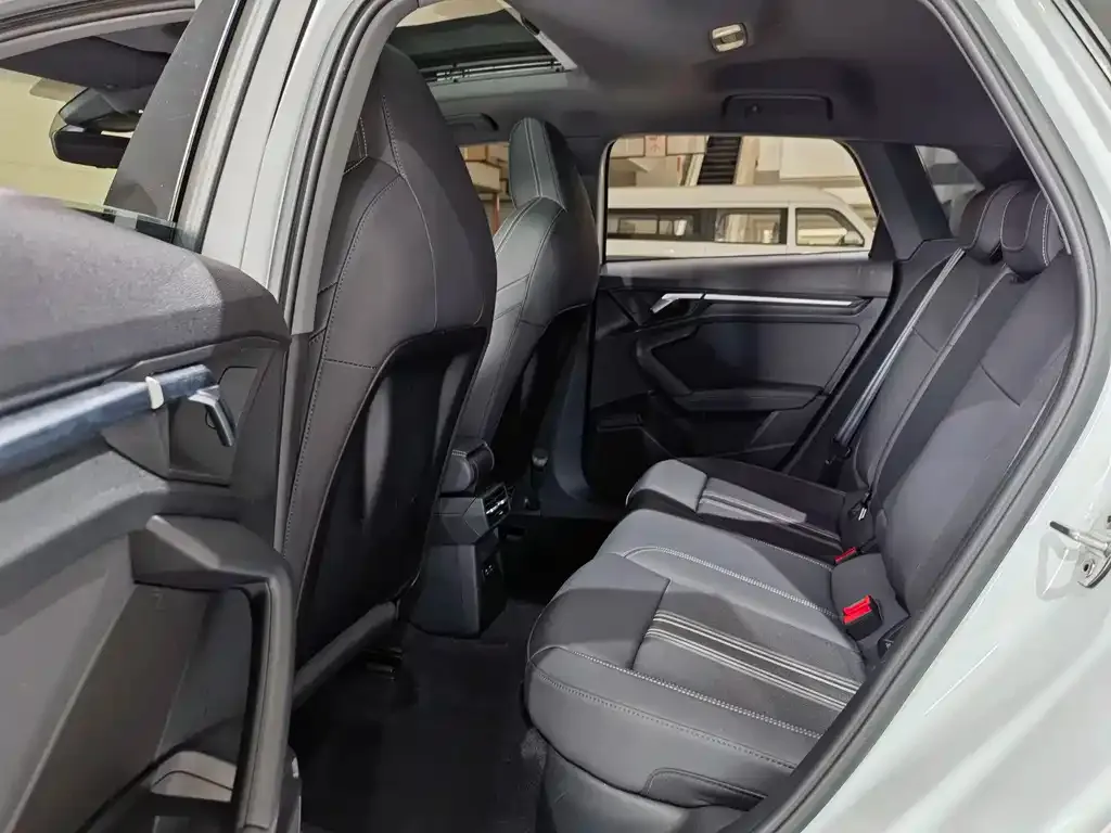 Audi A3 2023 из CN, фото 10