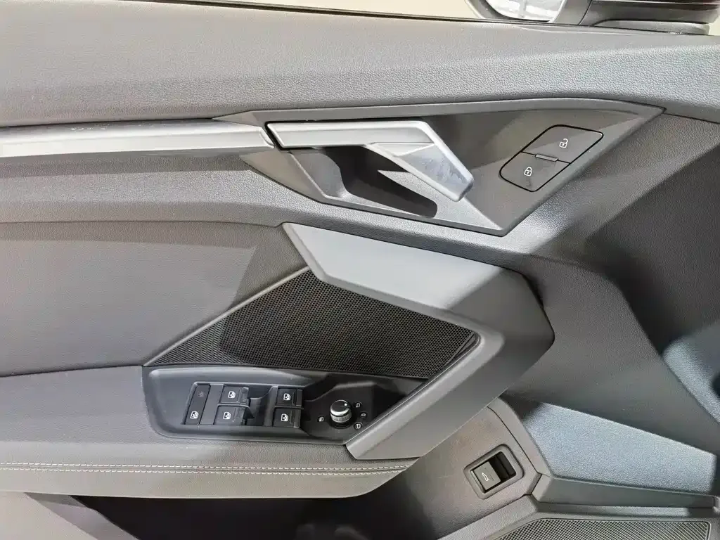 Audi A3 2023 из CN, фото 5