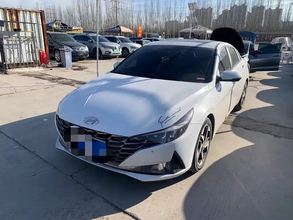 Hyundai Elantra 2023 из CN, фото 1