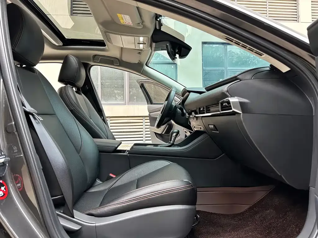 Mazda 3 Axela 2025 из CN, фото 4