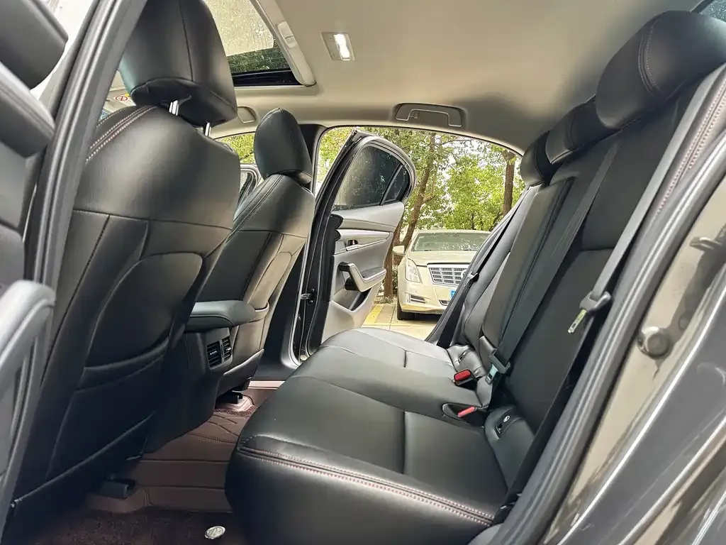 Mazda 3 Axela 2025 из CN, фото 3