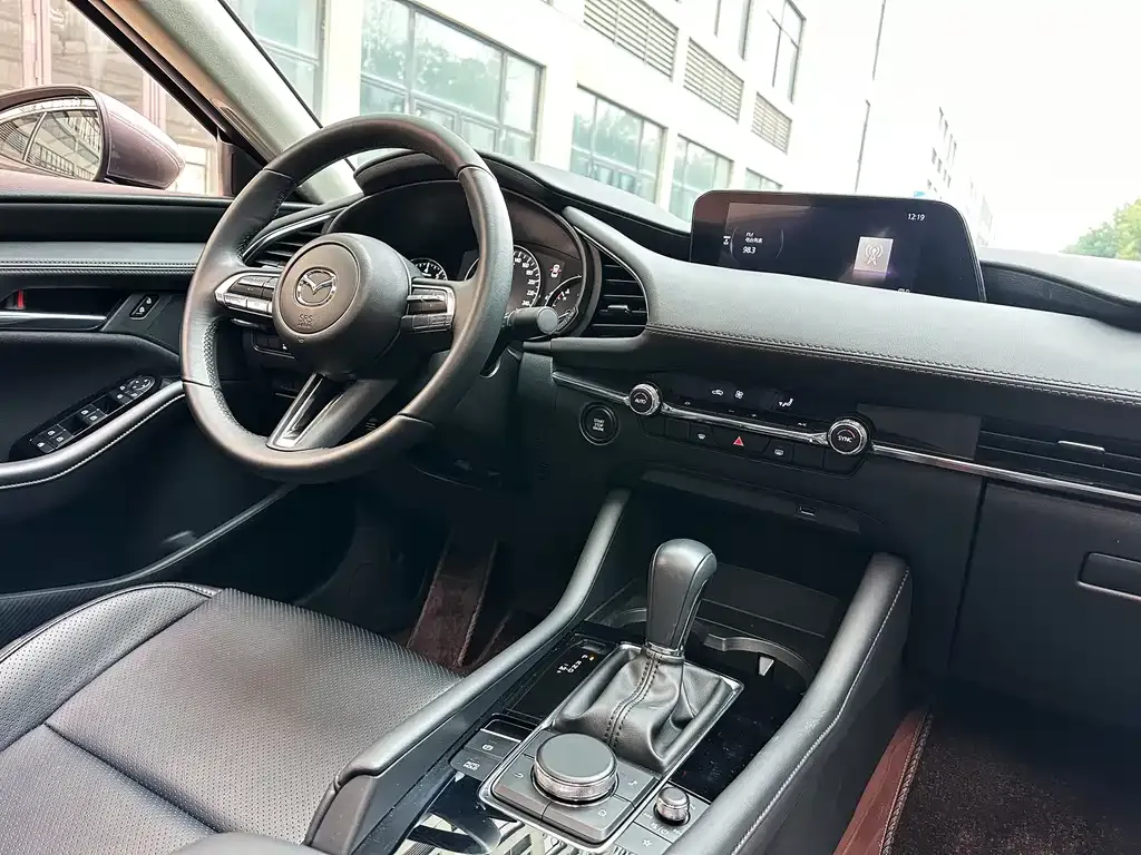 Mazda 3 Axela 2025 из CN, фото 5