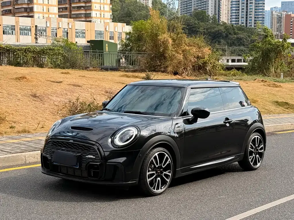 MINI Cooper (3-door) 2024 из CN, фото 1