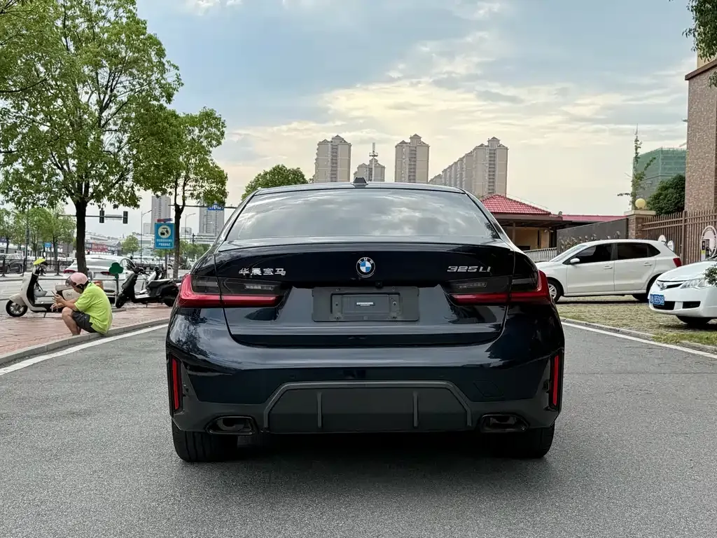 BMW 3 Series 2023 из CN, фото 9