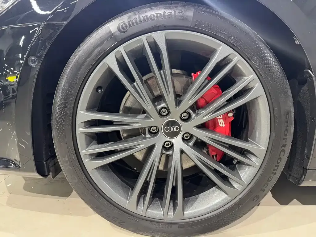 Audi A7 2023 из CN, фото 10
