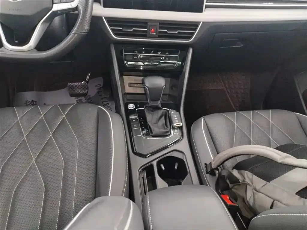 Volkswagen Tiguan L 2023 из CN, фото 2