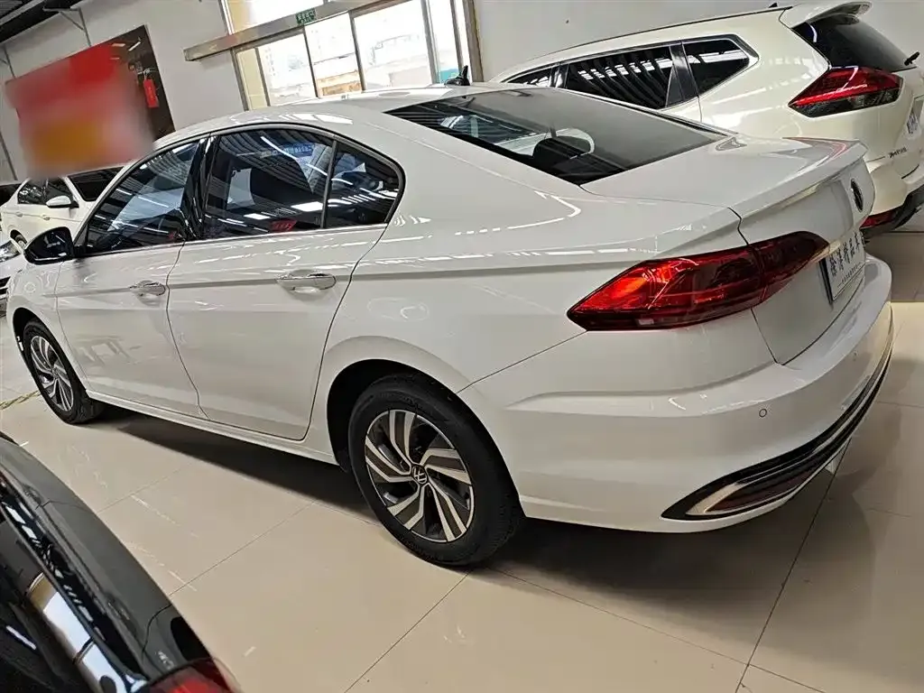Volkswagen Bora 2024 из CN, фото 10