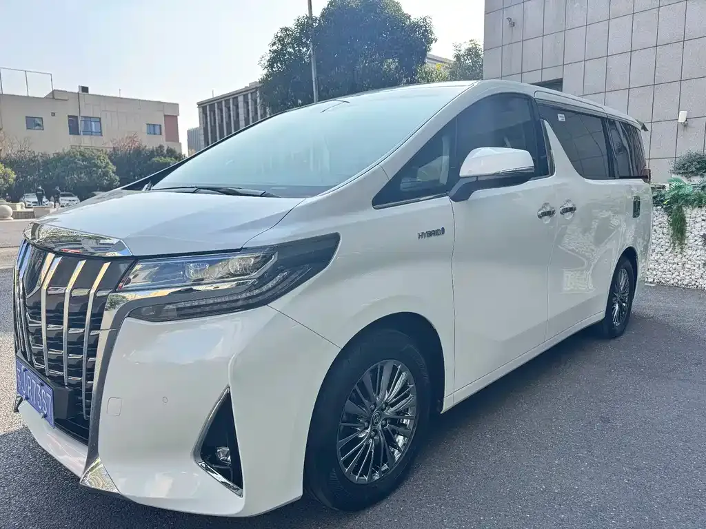 Toyota Alphard 2023 из CN, фото 1