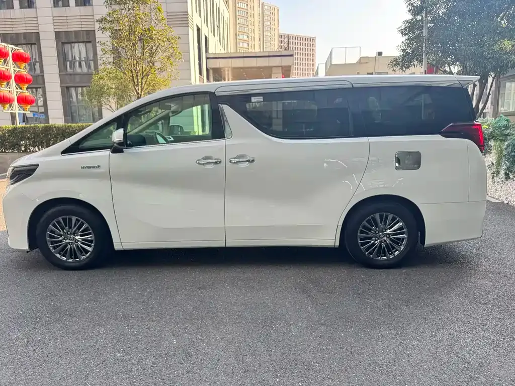 Toyota Alphard 2023 из CN, фото 4
