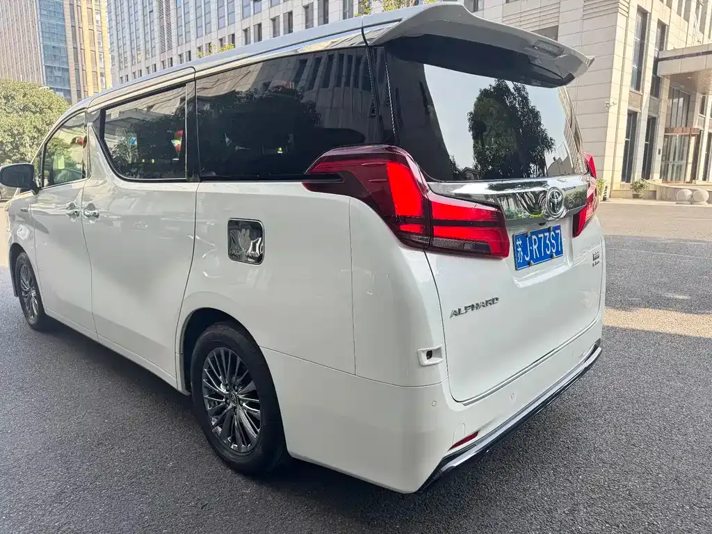 Toyota Alphard 2023 из CN, фото 3