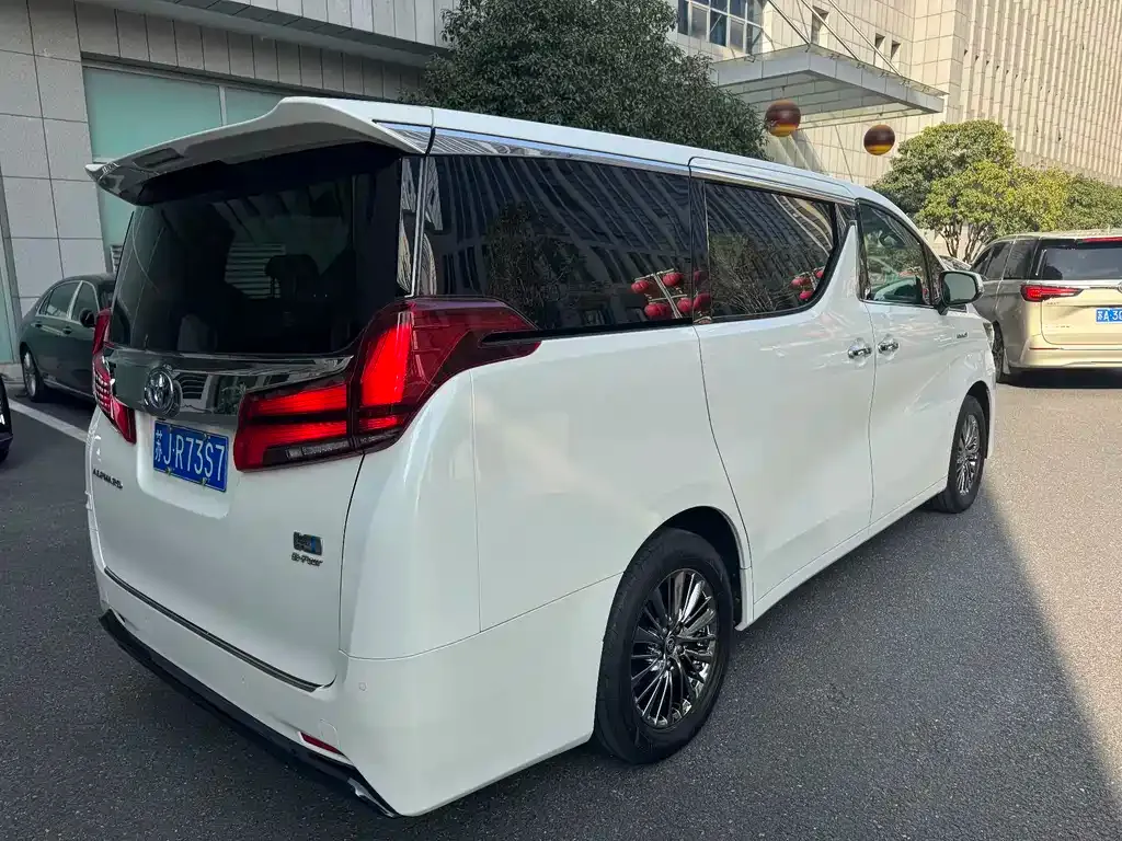 Toyota Alphard 2023 из CN, фото 8