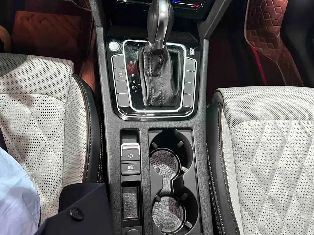 [object Object] Magotan 2024 из CN, фото 8