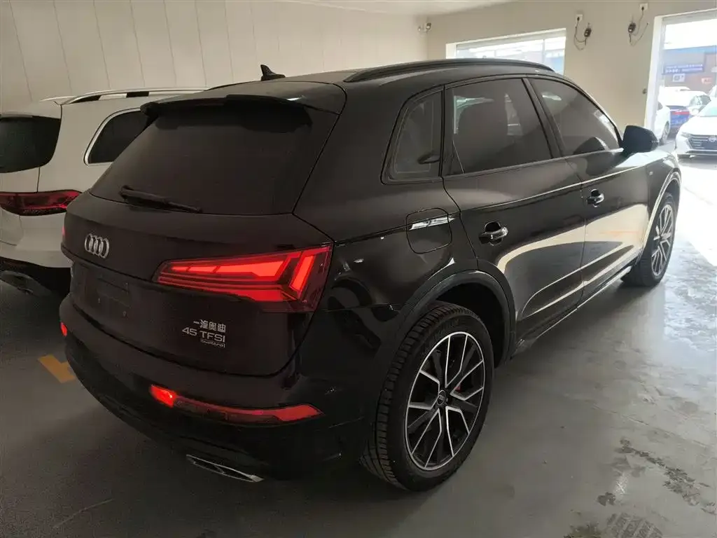 Audi Q5L 2024 из CN, фото 2
