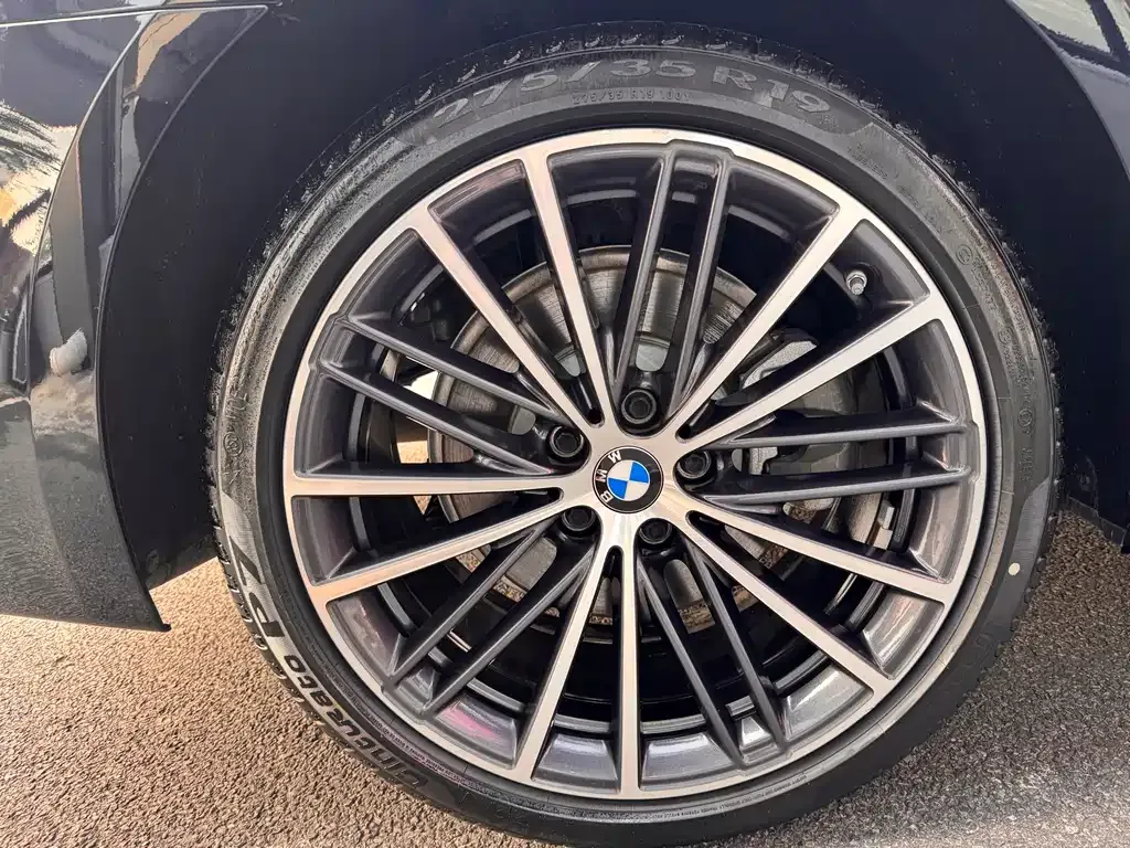 BMW 5 Series 2023 из CN, фото 4